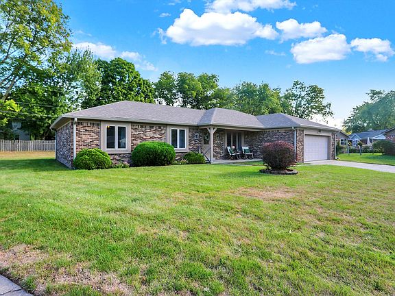 2nd image of 19265 Edgewood Ct