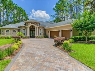 318 Pine Bluff Dr, Lutz, FL 33549