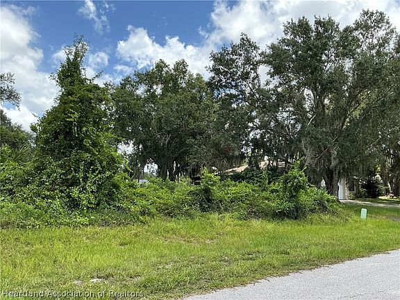 4th image of 5801 Sun Valley Dr