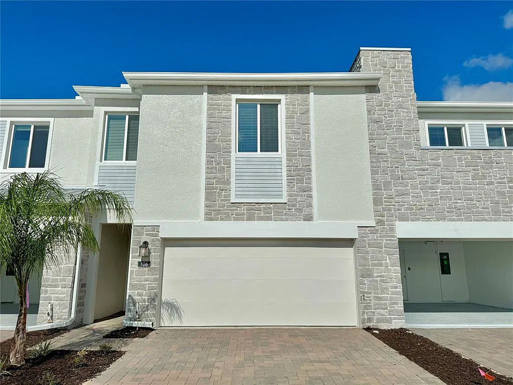 4 bed, 3.5 bath, 1944 sqft, $2,380 — Photo 1