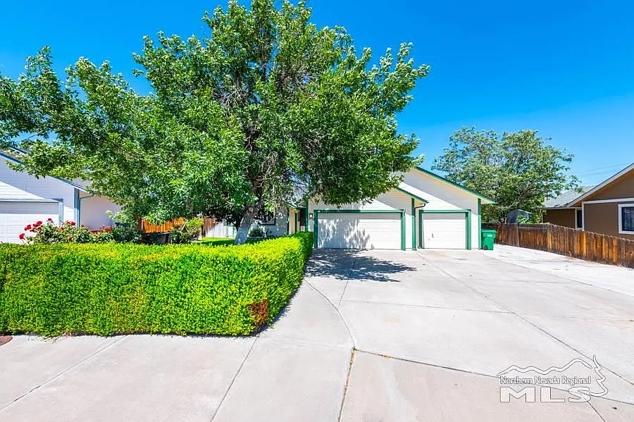 5725 Grasswood Dr photo 1