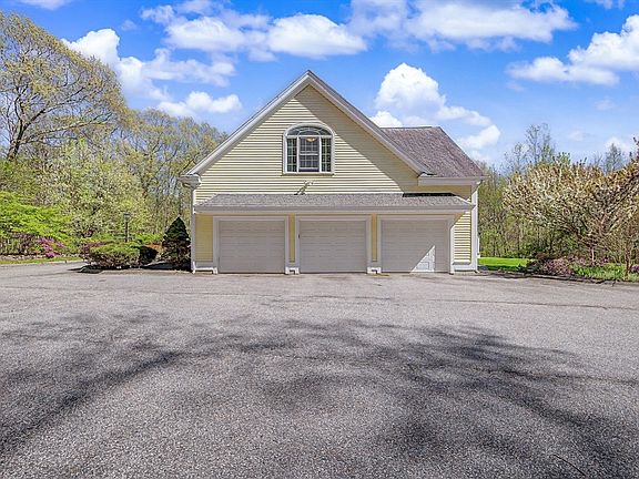 3rd image of 270 Mendon Rd