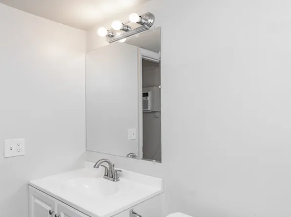 714 S Wooster Ave #4, Strasburg, OH 44680