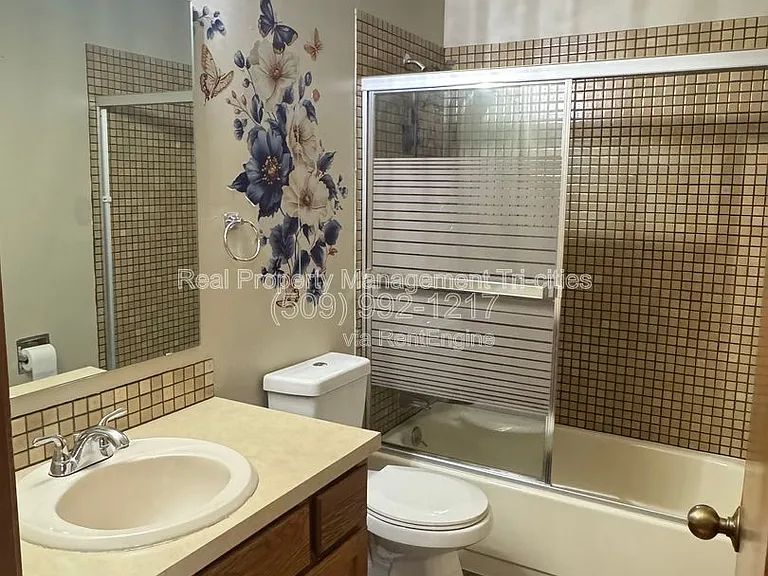4311 Desert Pl — Photo 11