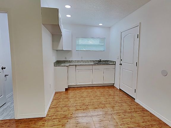 3rd image of 2345 Rose Blvd Unit B