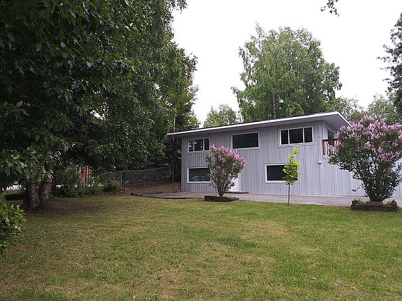 Beautiful Huge Yard
