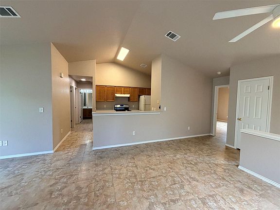 3rd image of 2904 Whisper Oaks Ln #A