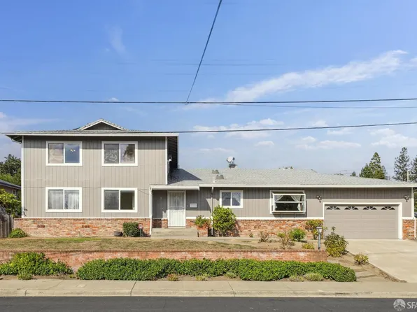 2 Beaumont Ct, Lafayette, CA 94549