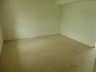 3rd image of 5727 Hillary St