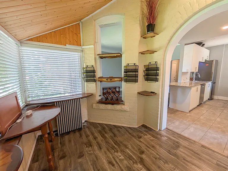 55 Wellington St S #3 — Photo 11