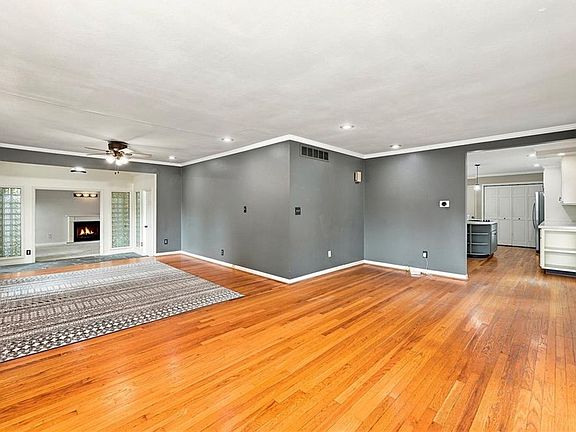 5th image of 3522 N Lister Ave