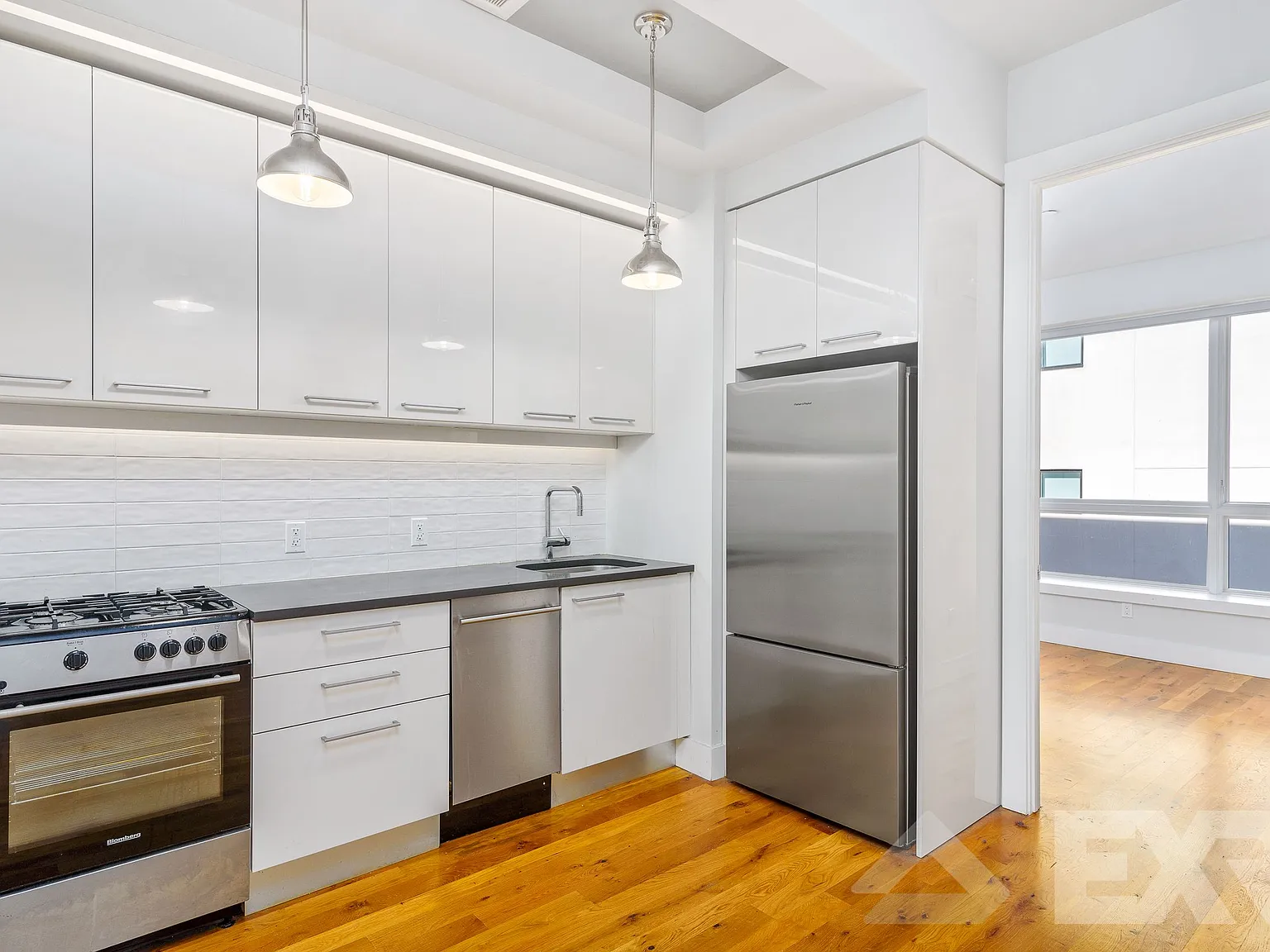 418 Lexington Avenue — Photo 4