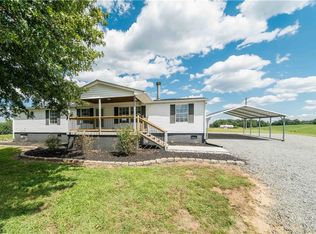 1504 Varnie Rd, Yadkinville, NC 27055