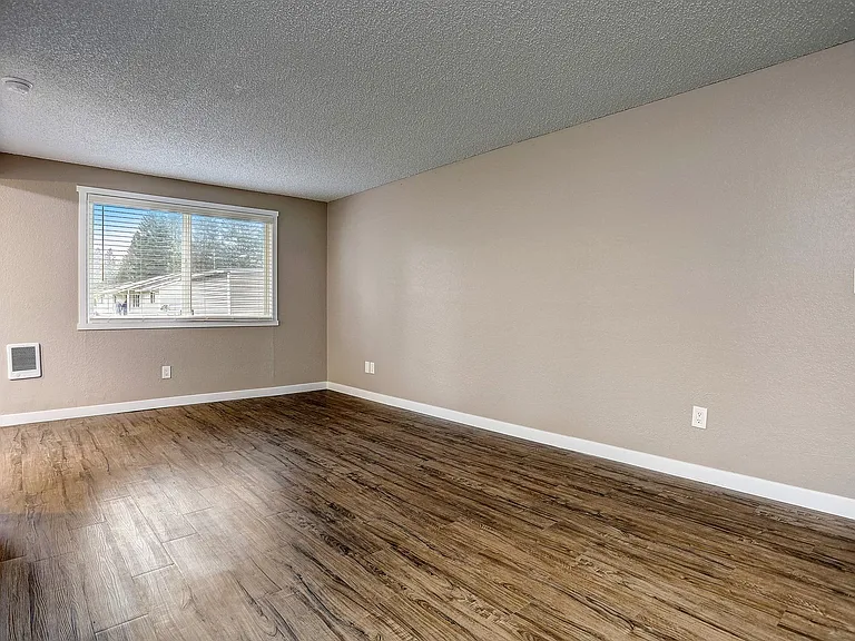 Tall Tree Manor — Photo 25