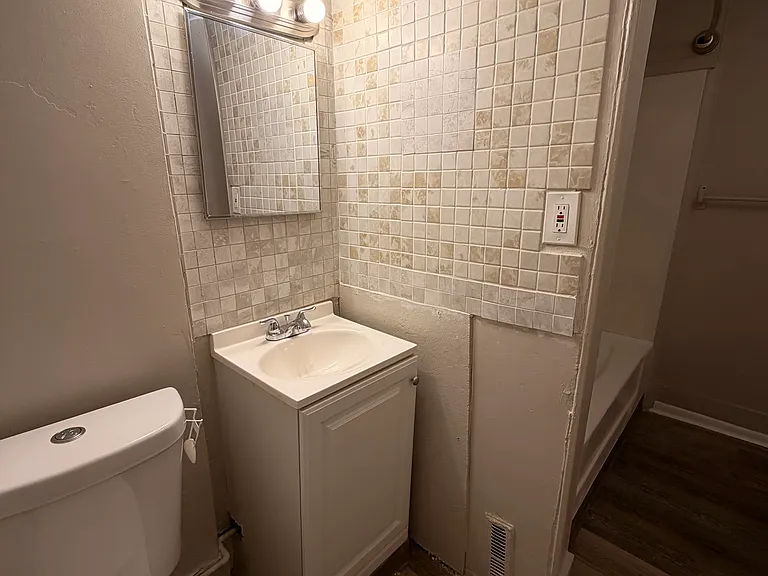 406 Utah St — Photo 9