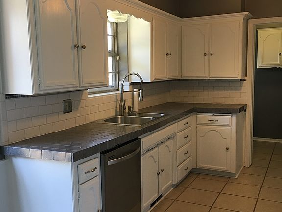 5th image of 2501 NW 118th St