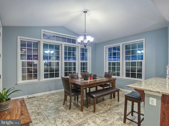 4th image of 45 Daffodil Ln