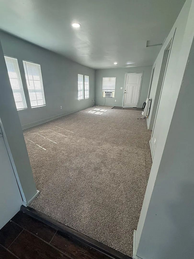 1807 Elm Street — Photo 3