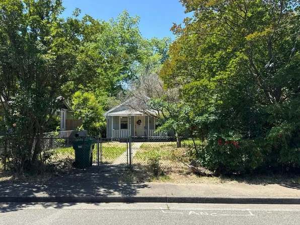 2140 Salem St, Chico, CA 95928