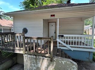 907 S Cedar Ave, Independence, MO 64053