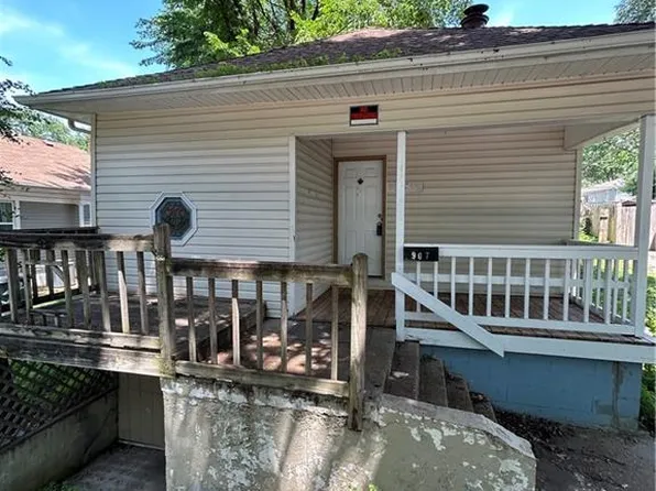907 S Cedar Ave, Independence, MO 64053