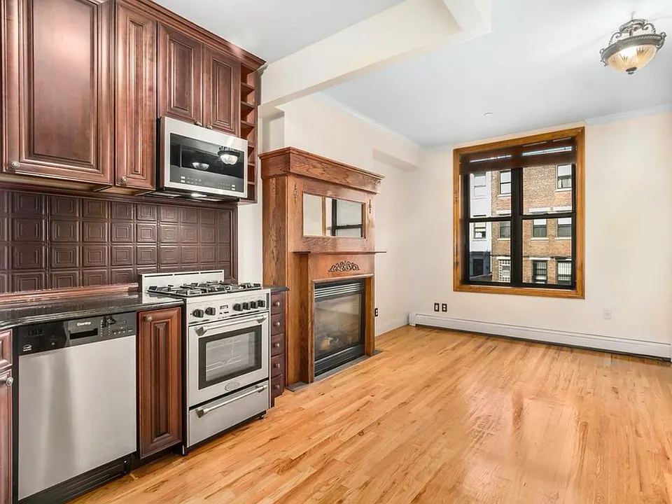 235 W 137th St #2R
