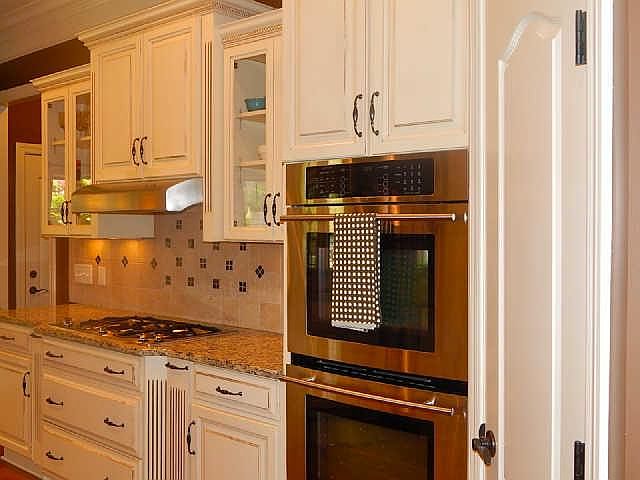 2nd image of 300 Fountainbrooke Dr