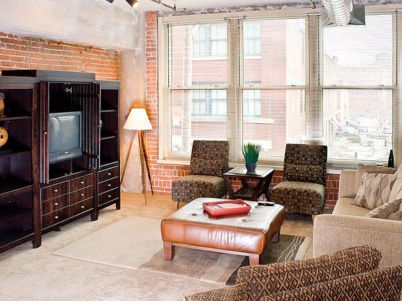 4th image of 200 Walnut St APT 515