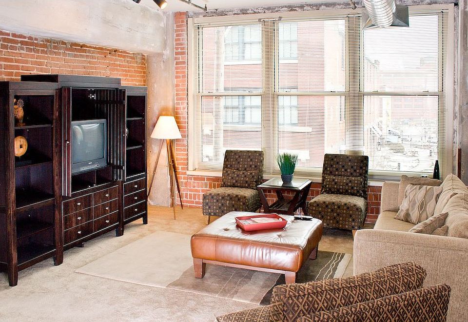 1st image of 200 Walnut St APT 306