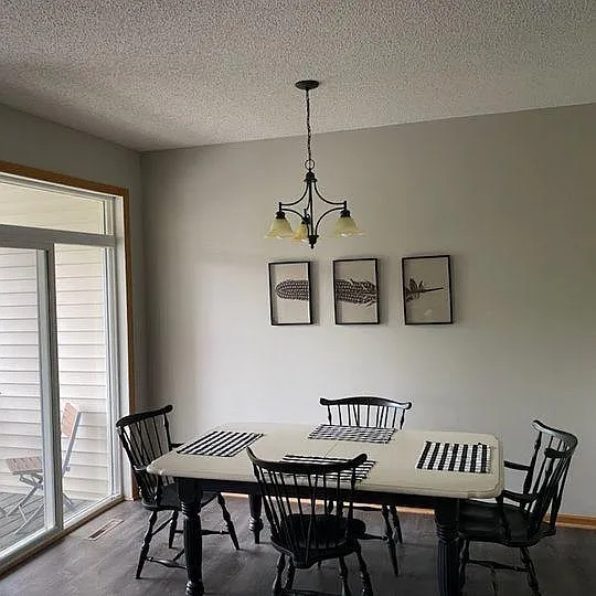 3505 Abercrombie Ln — Photo 2