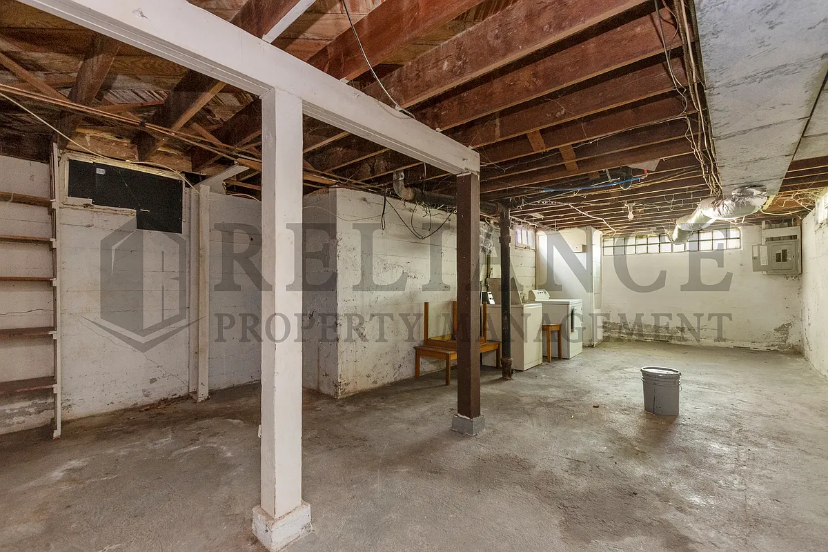 Building Photo - 1421 N Holyoke St