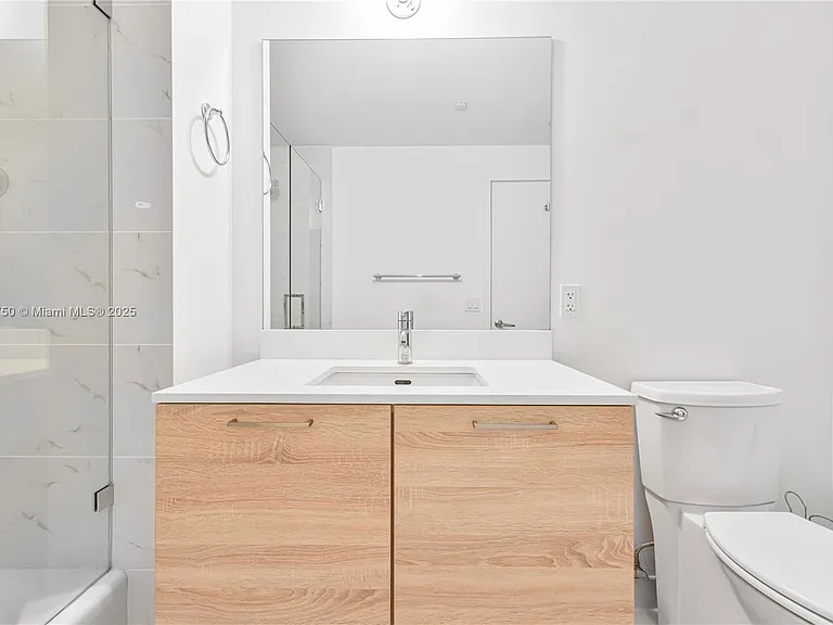 16385 Biscayne Blvd #404 — Photo 9