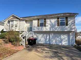 711 Hallbrooke Dr, Warrensburg, MO 64093