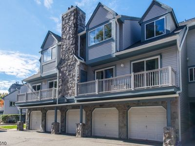 94 Woods Edge Dr, Succasunna, NJ, 07876