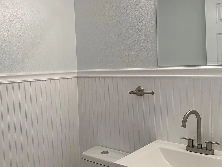 387 Creekview Dr — Photo 11