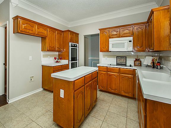 3rd image of 4900 Basil Dr