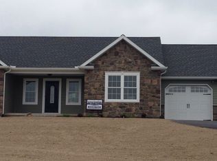 693 Ridgeview Road, Walnutport, PA 18088