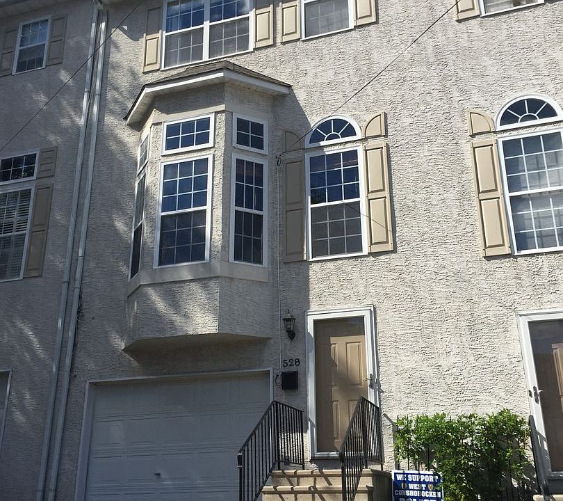 1st image of 528 Ford St