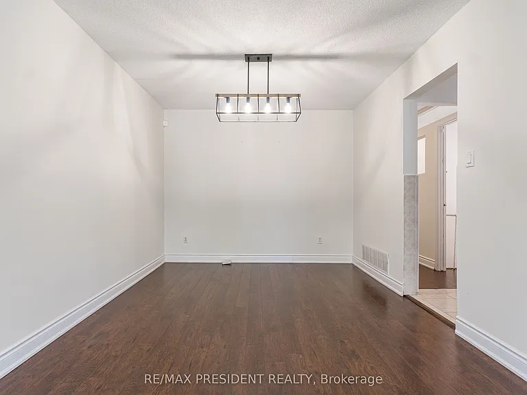 17 Manitou Cres #UPPER — Photo 5