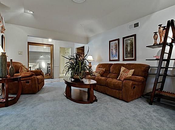 5th image of 4810 Gulfstream Dr