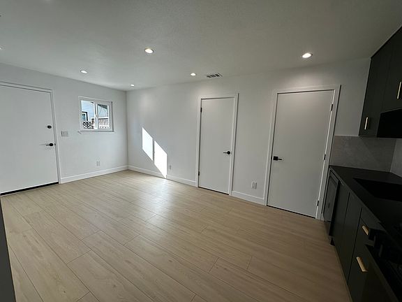 3rd image of 459 W Washington Ave