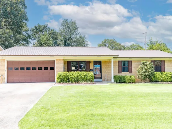 4 Bradford Dr, Little Rock, AR 72227
