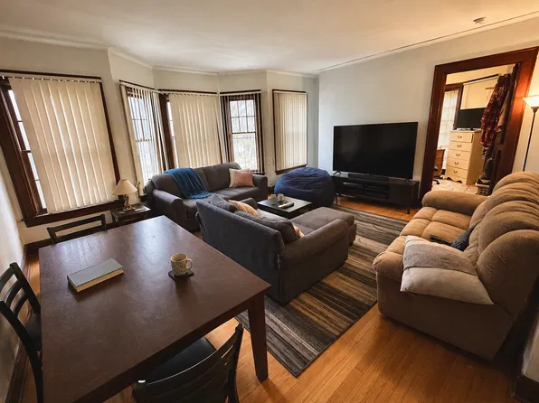 1039 Baldwin - Varsity Management