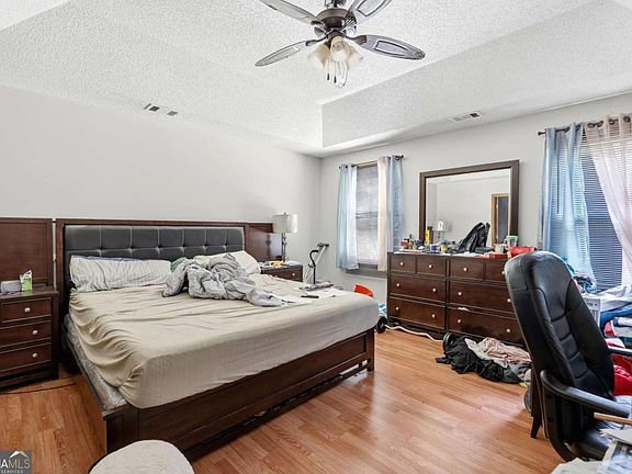 3rd image of 243 Lakeview Dr