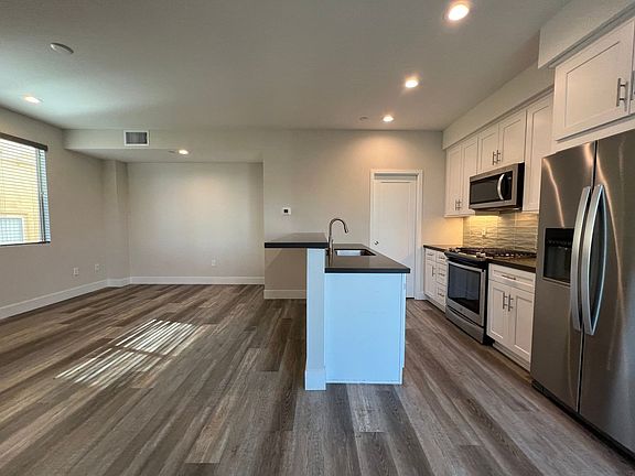 5th image of 1420-1422 Pacific Beach Dr #18647462