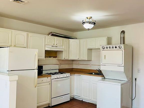 4th image of 2340 S 10th St Floor 2