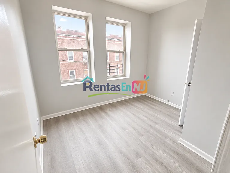 285 Goldsmith Ave #H4 — Photo 4