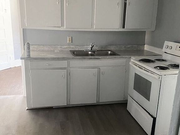 4th image of 1357 Glover St