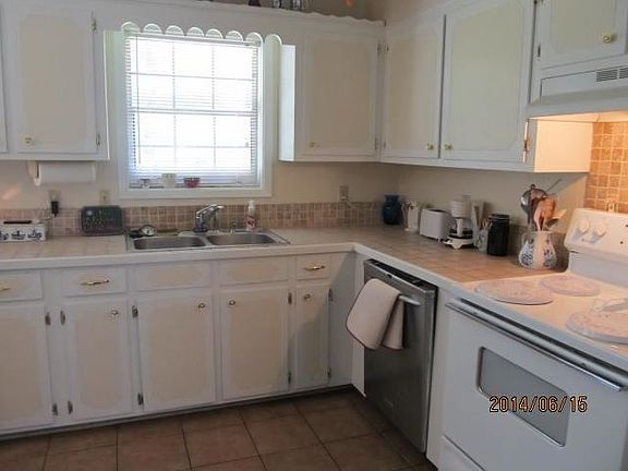 2nd image of 121 Wilson Dr