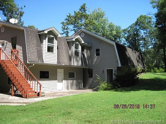 3rd image of 3305 Woods Dr NE